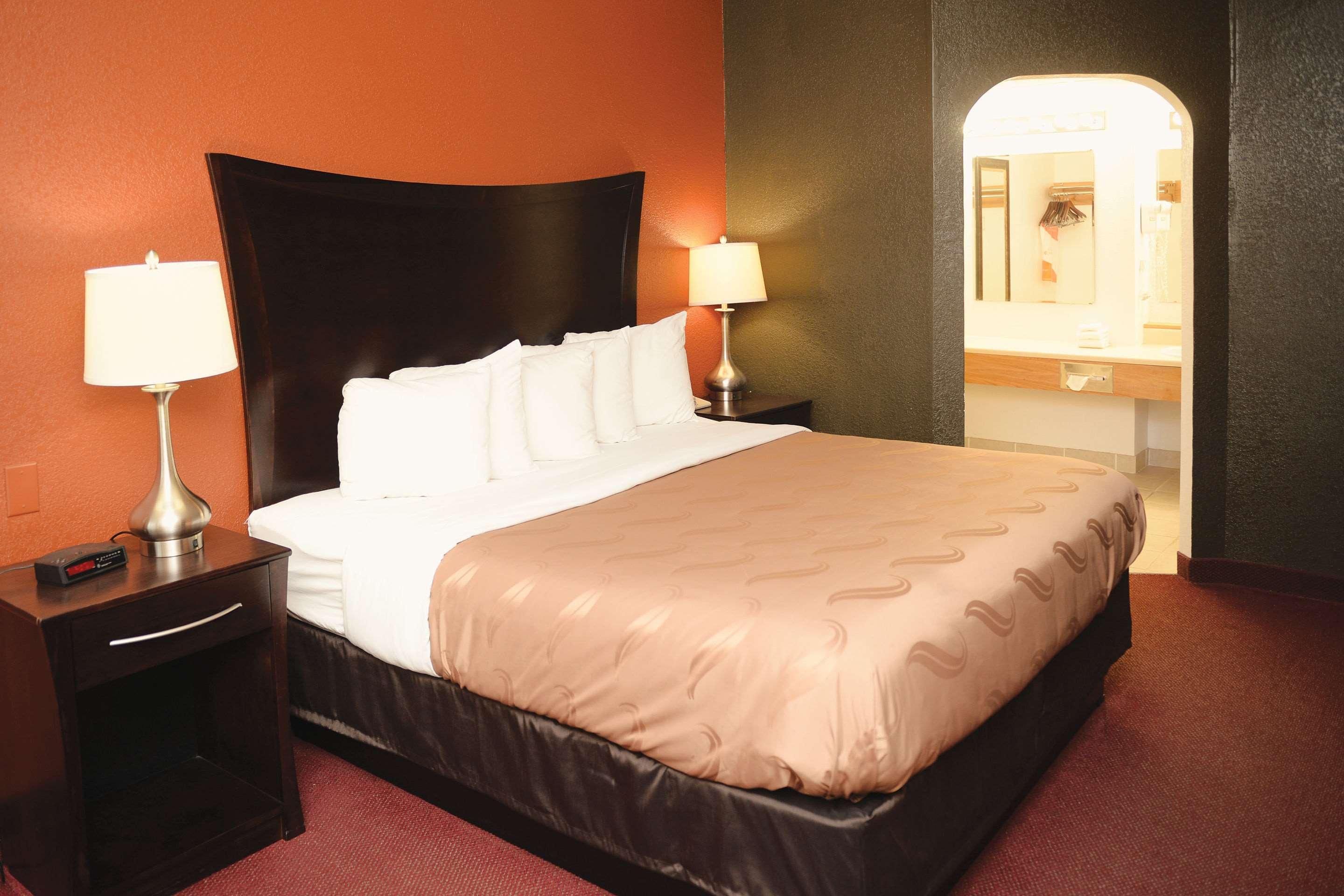 Quality Inn & Suites Ames Conference Center Near Isu Campus 外观 照片