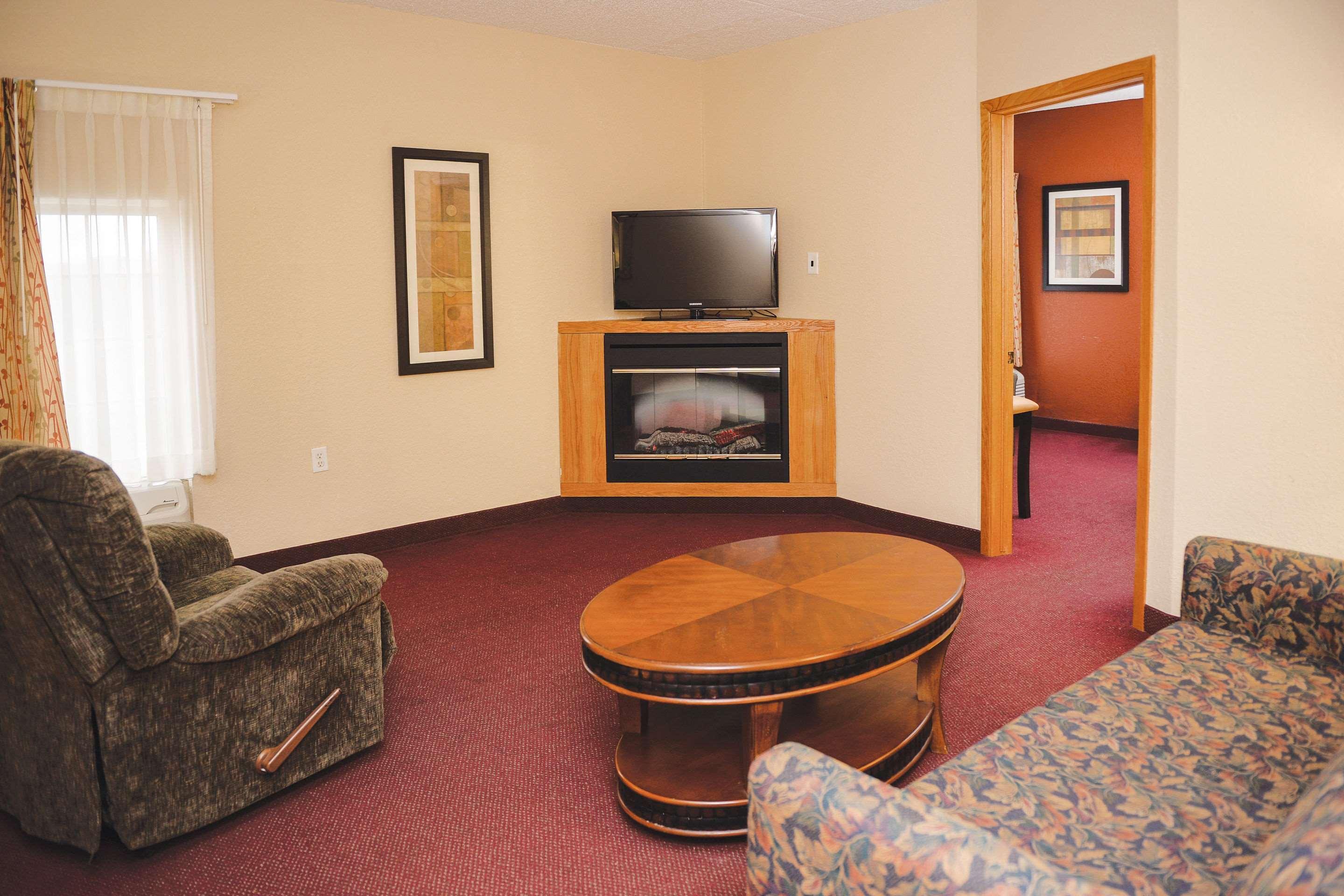 Quality Inn & Suites Ames Conference Center Near Isu Campus 外观 照片