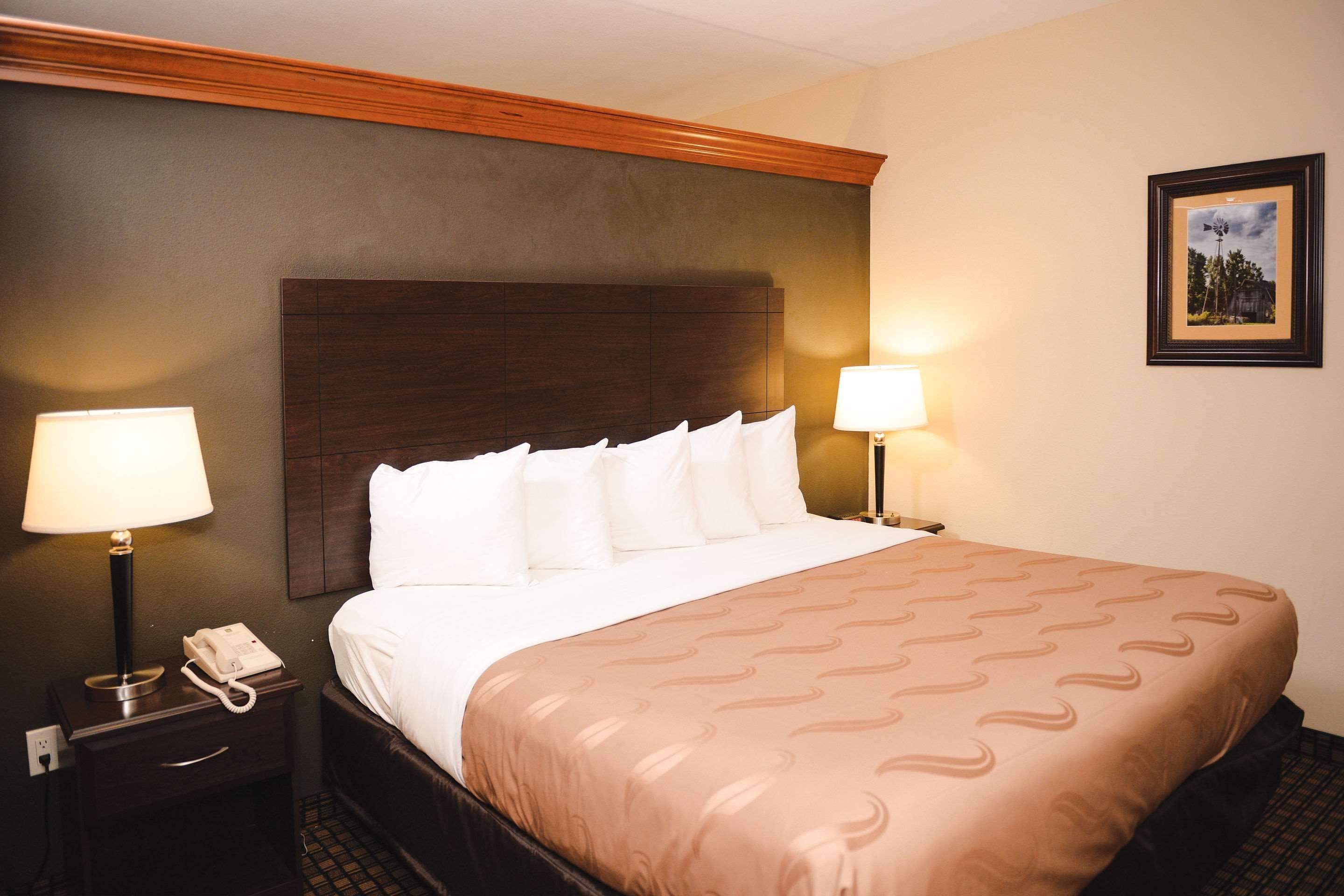 Quality Inn & Suites Ames Conference Center Near Isu Campus 外观 照片