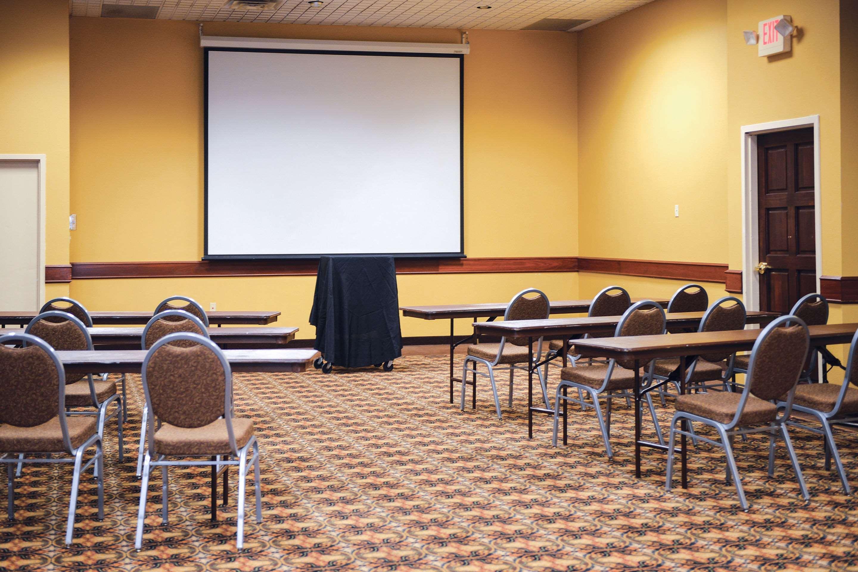 Quality Inn & Suites Ames Conference Center Near Isu Campus 外观 照片