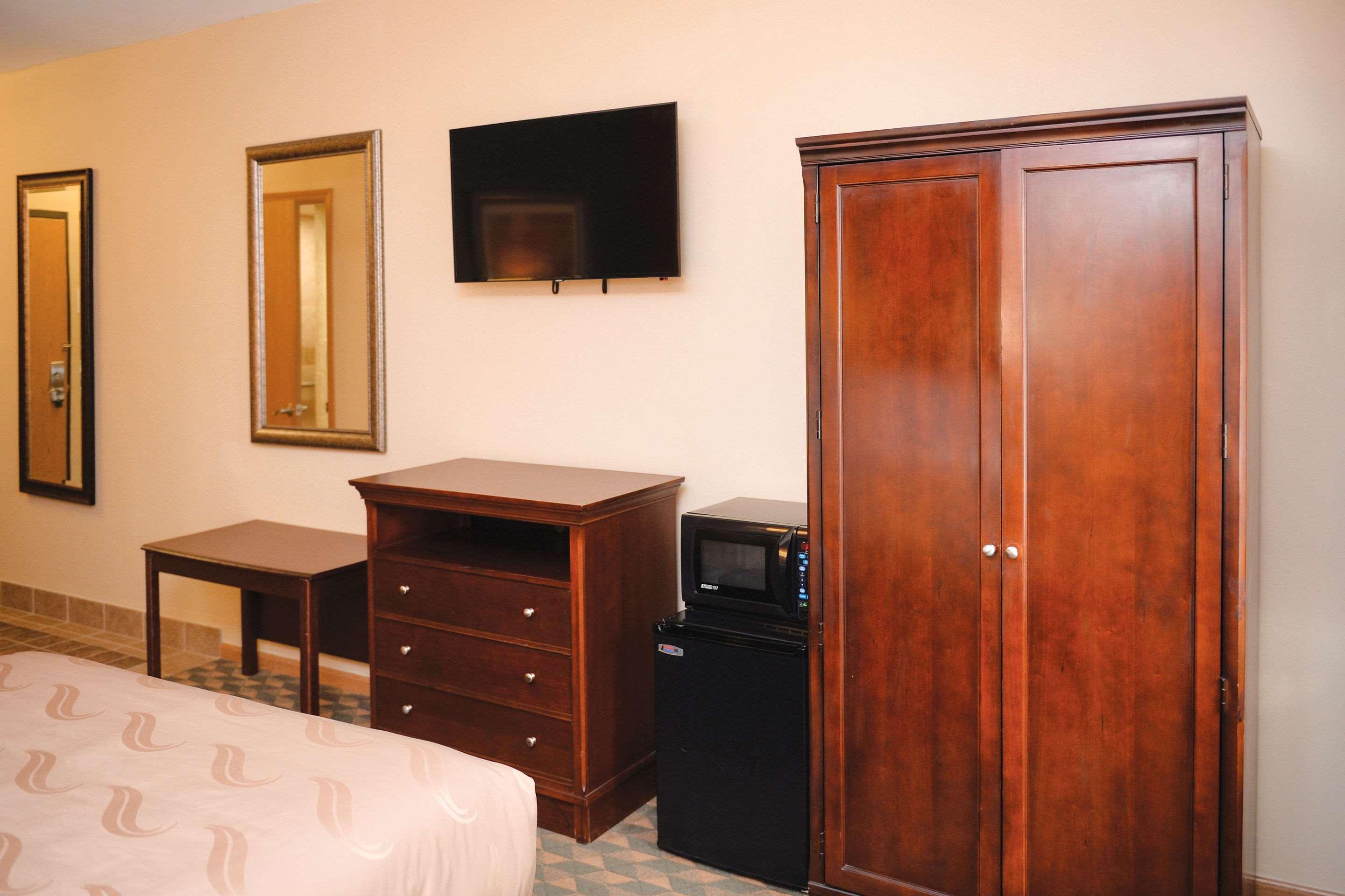 Quality Inn & Suites Ames Conference Center Near Isu Campus 外观 照片