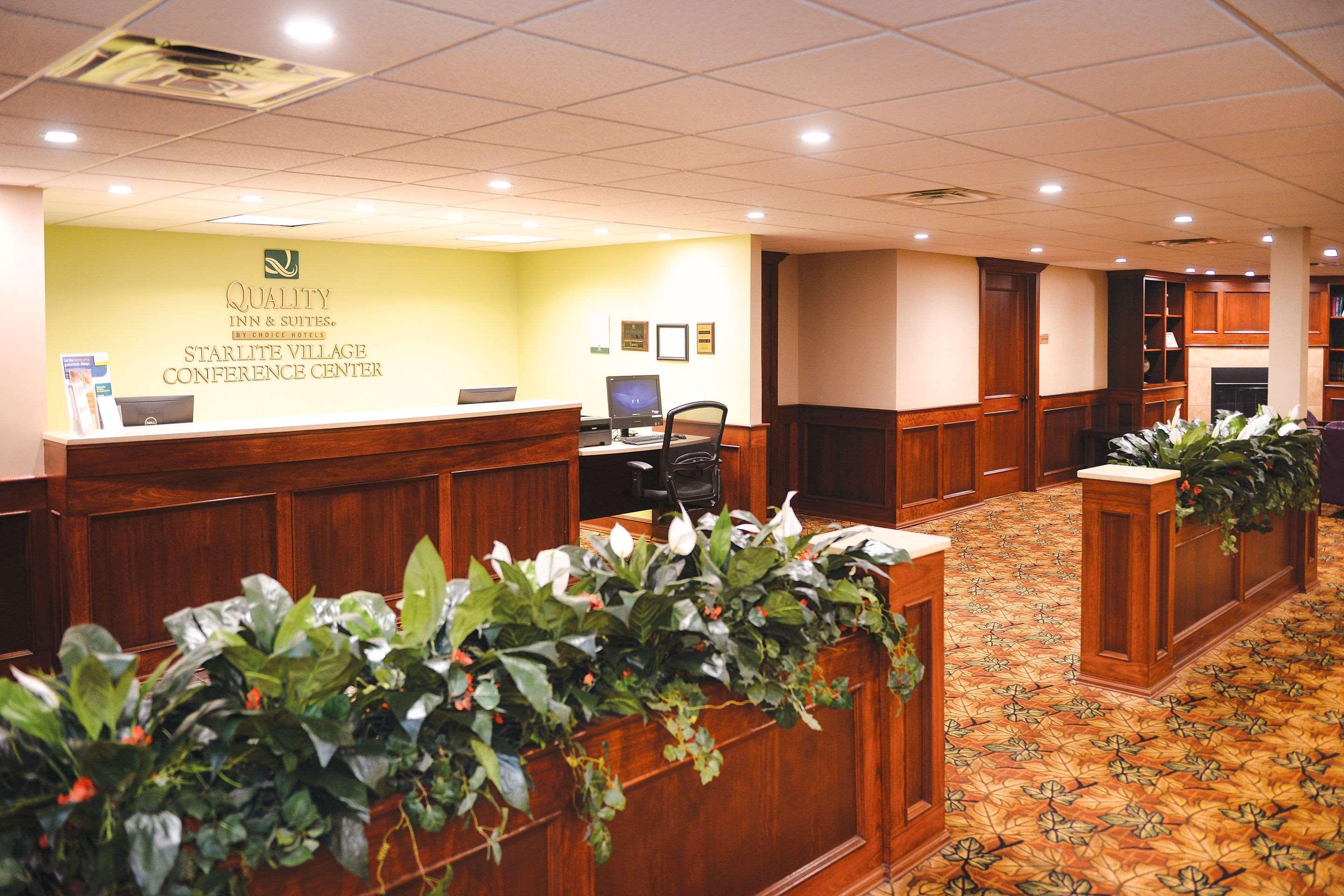 Quality Inn & Suites Ames Conference Center Near Isu Campus 外观 照片