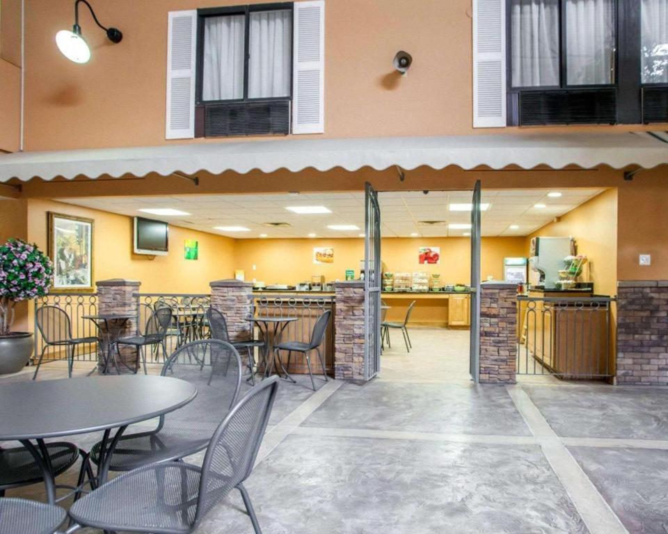 Quality Inn & Suites Ames Conference Center Near Isu Campus 外观 照片