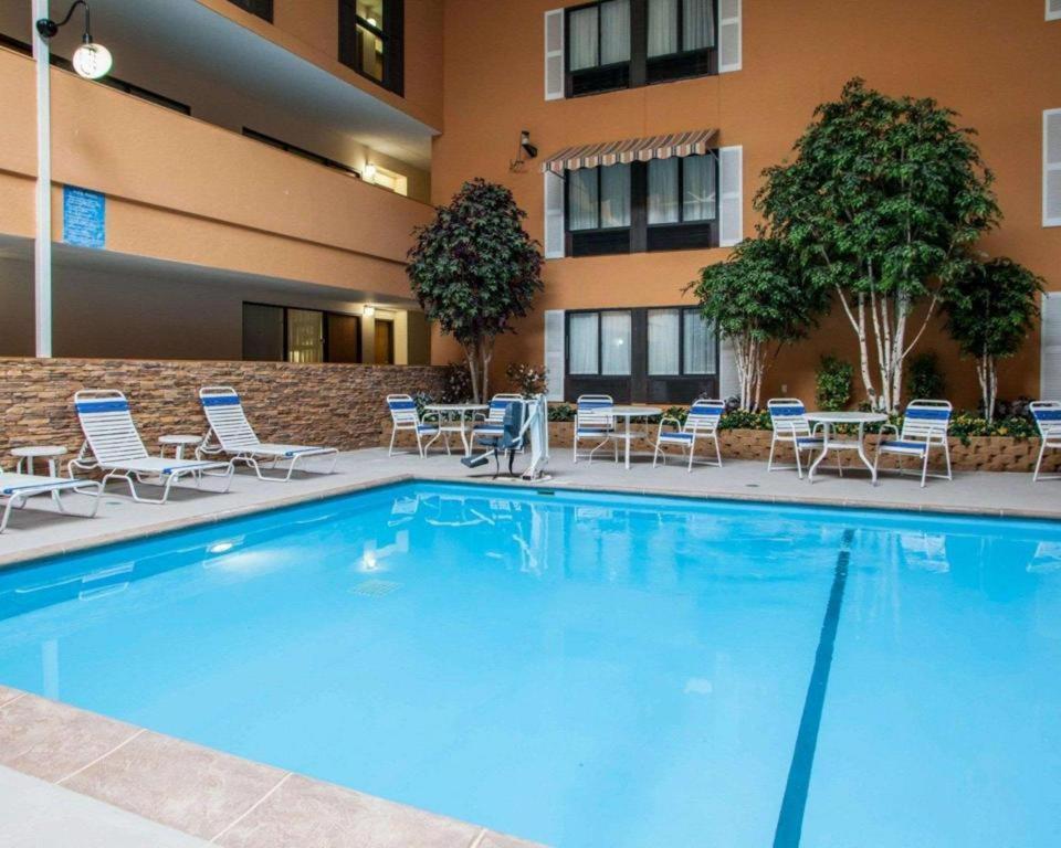 Quality Inn & Suites Ames Conference Center Near Isu Campus 外观 照片